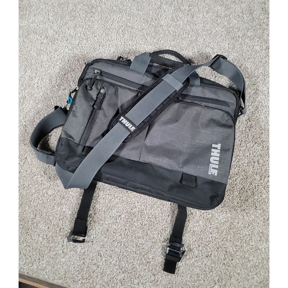 Thule Sweden Messenger Bag Padded Transit Work Crossbody Laptop Gray Cargo Strap
